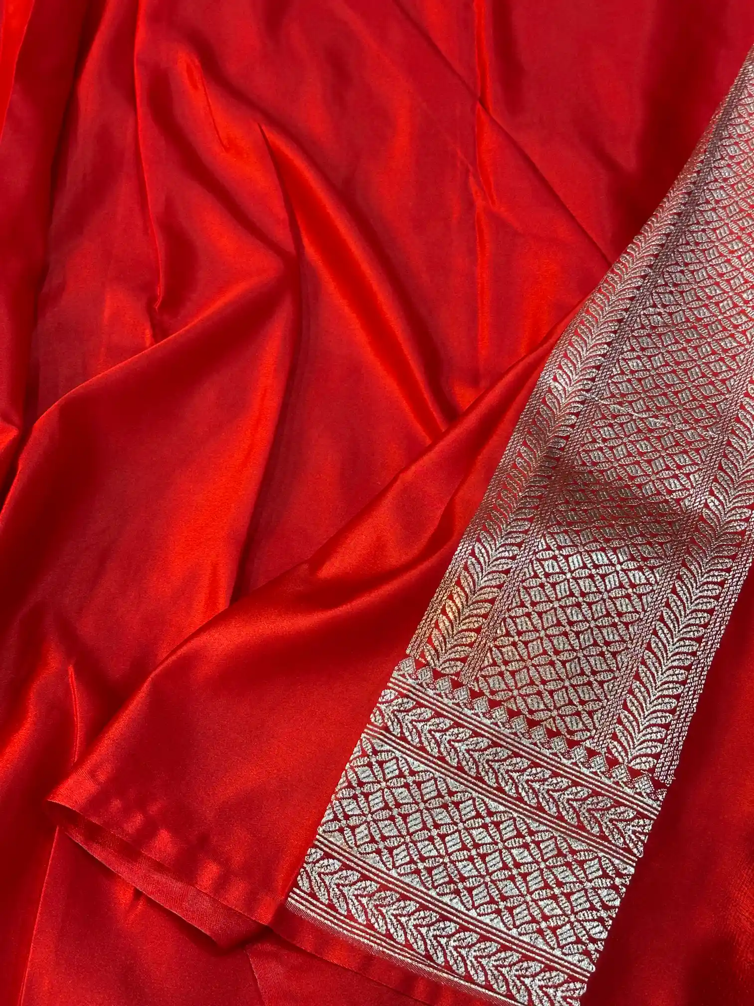 Bridal Red Mashru Katan Silk Eccentric Meenakari Banarasi Saree - Image 6
