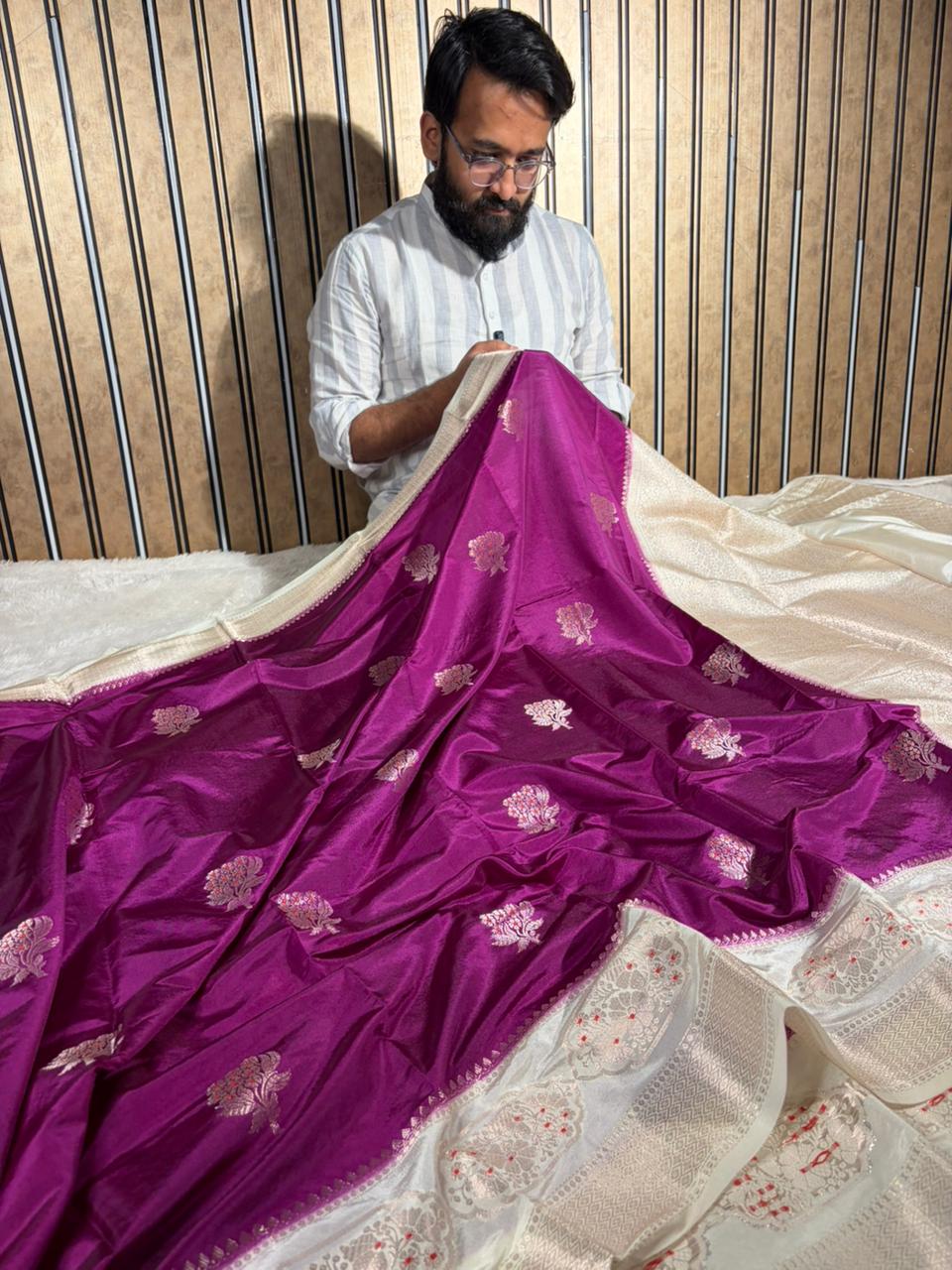 Bright Majenta premium Chinia silk Banarasi saree - Image 3