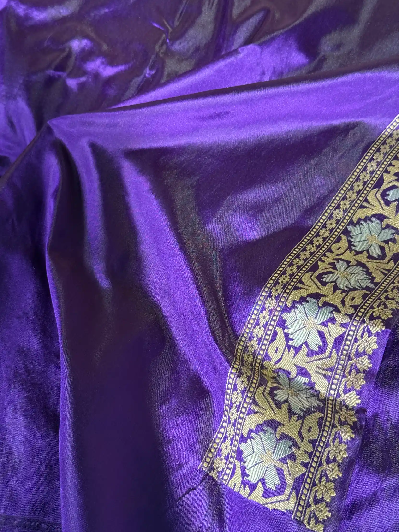 Bright Purple Pure Katan Silk Iktara Handwoven Banarasi Saree - Image 4