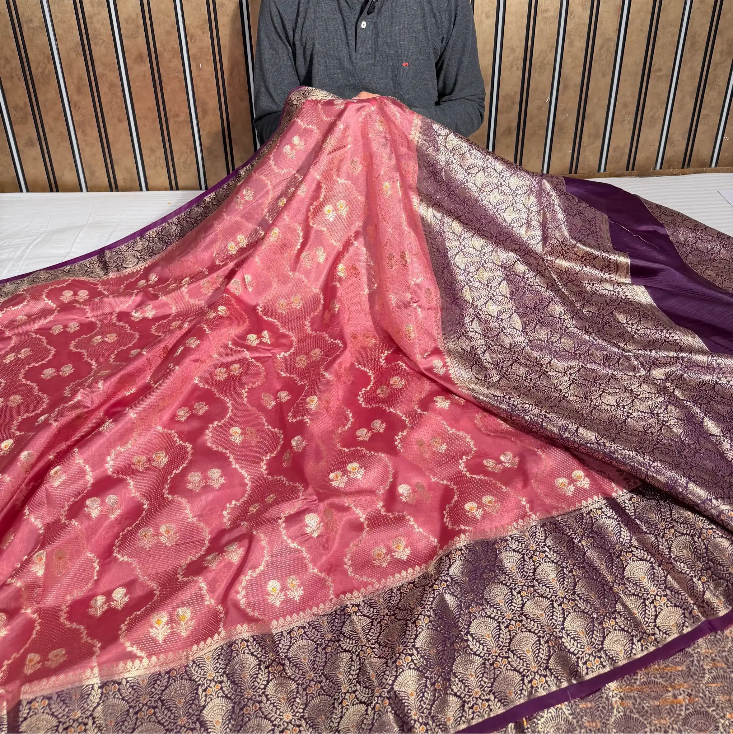 Dark Mauve Eccentric Raw Dupion Silk Banarasi Saree - Image 2