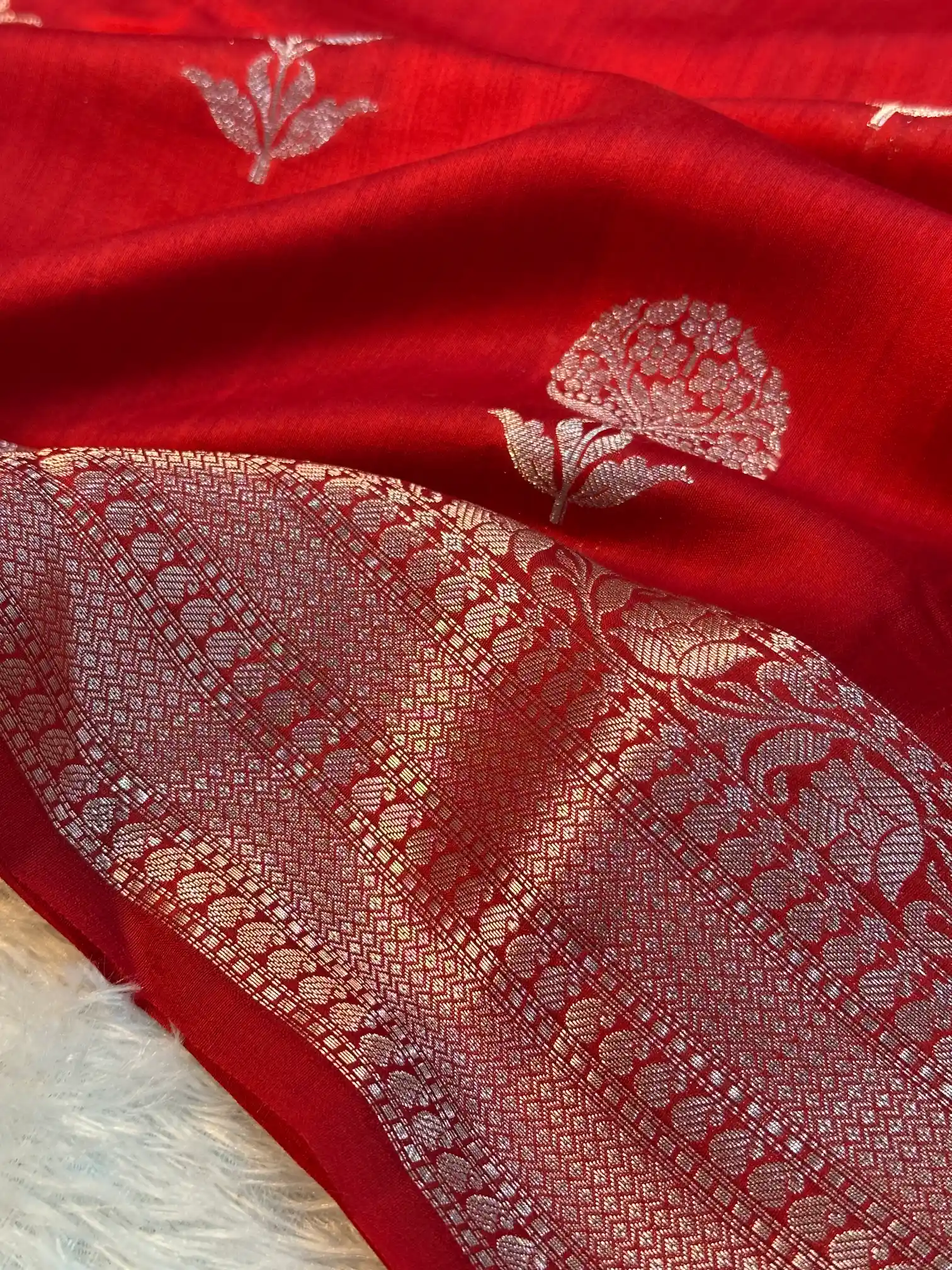 Dark Red Chiniya Silk Traditional Banarasi Saree - Image 3