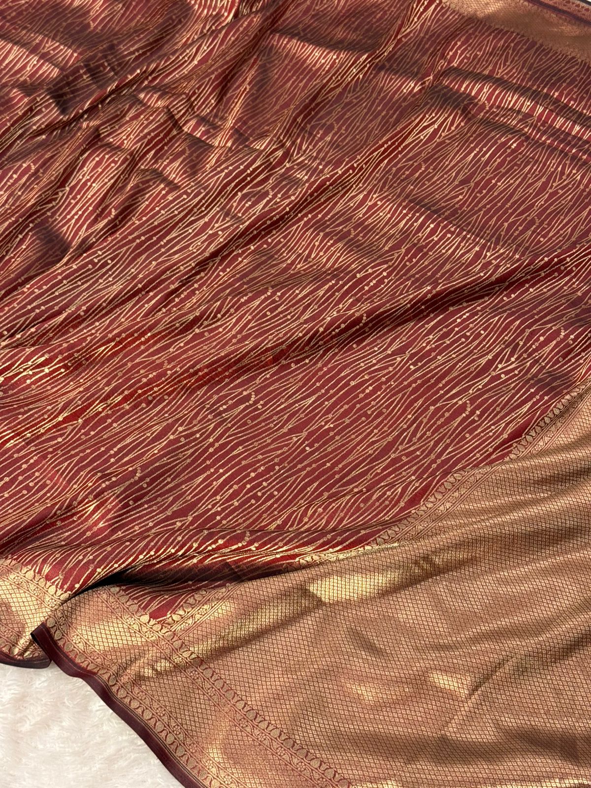Dusty Maroon Pure Katan Silk Golden Zari Contemporary Weave Banarasi Saree - Image 4