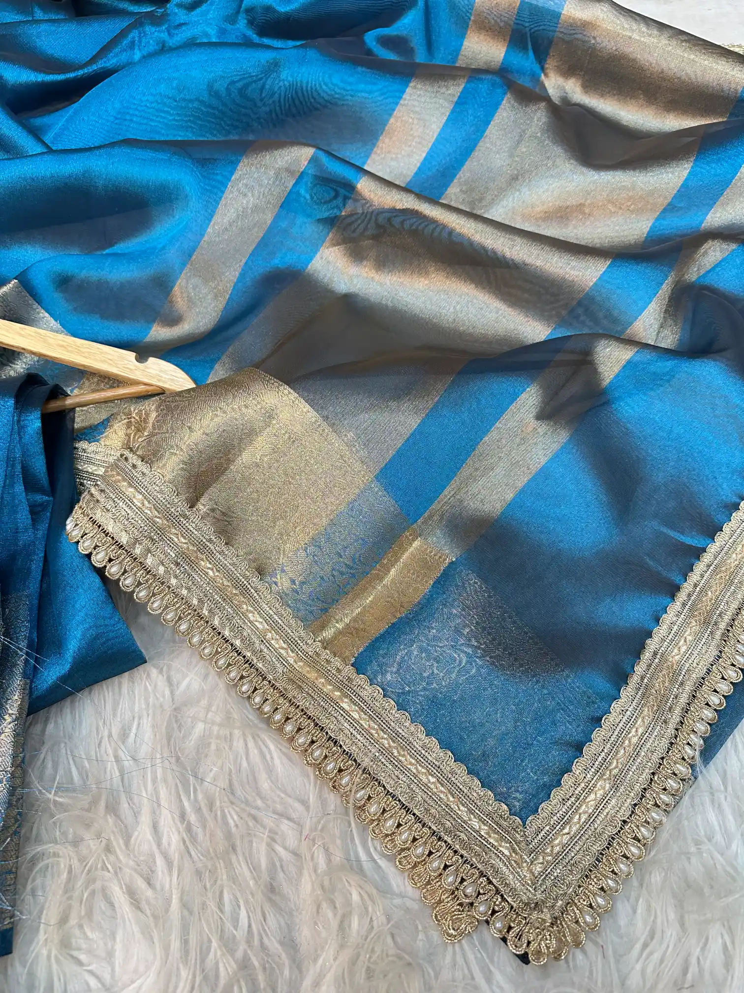 Emerald Blue Soft Tissue Silk Banarasi Saree - Image 3