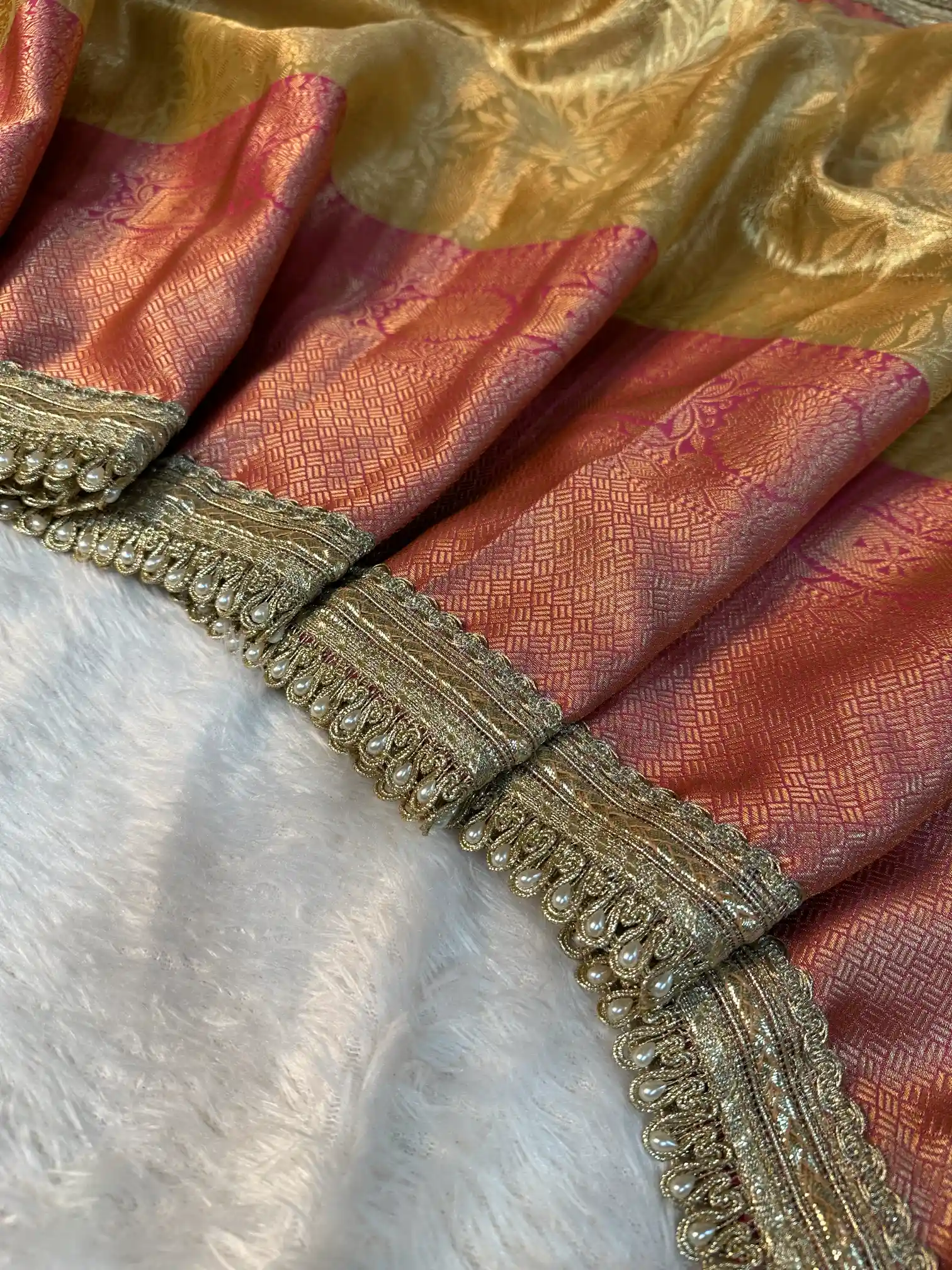 Golden Embossed Tissue Silk Lace Work Banarasi Saree - Image 2