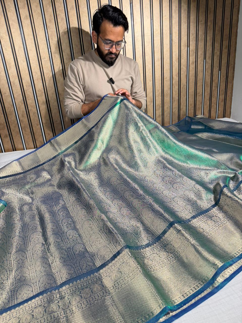 Green-Blue Dhoop Chaon Tissue Silk Kanjivaram Brocade Banarasi Saree - Image 3
