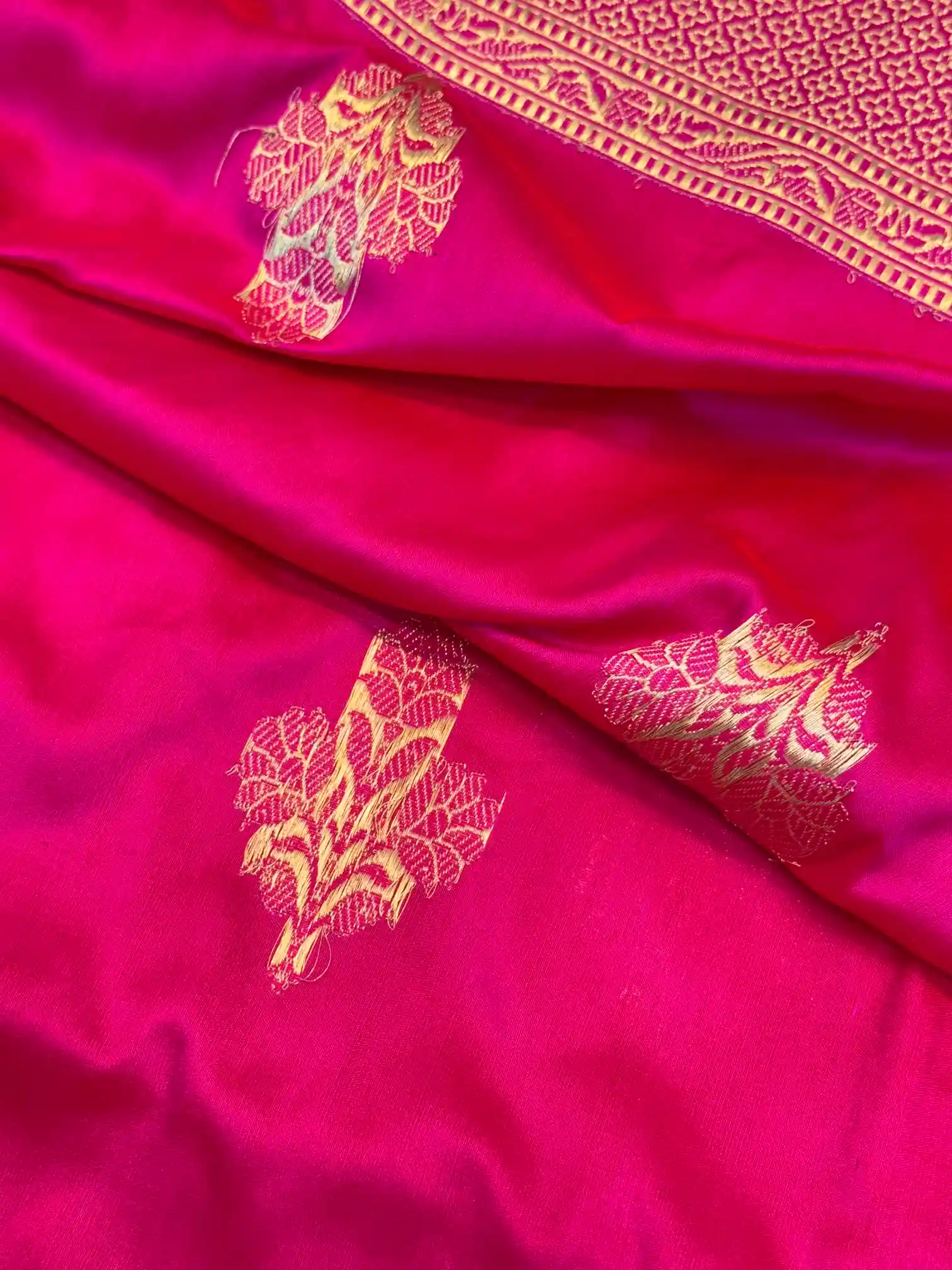 Handweaved Pure Katan Eccentric Banarasi Saree - Image 3
