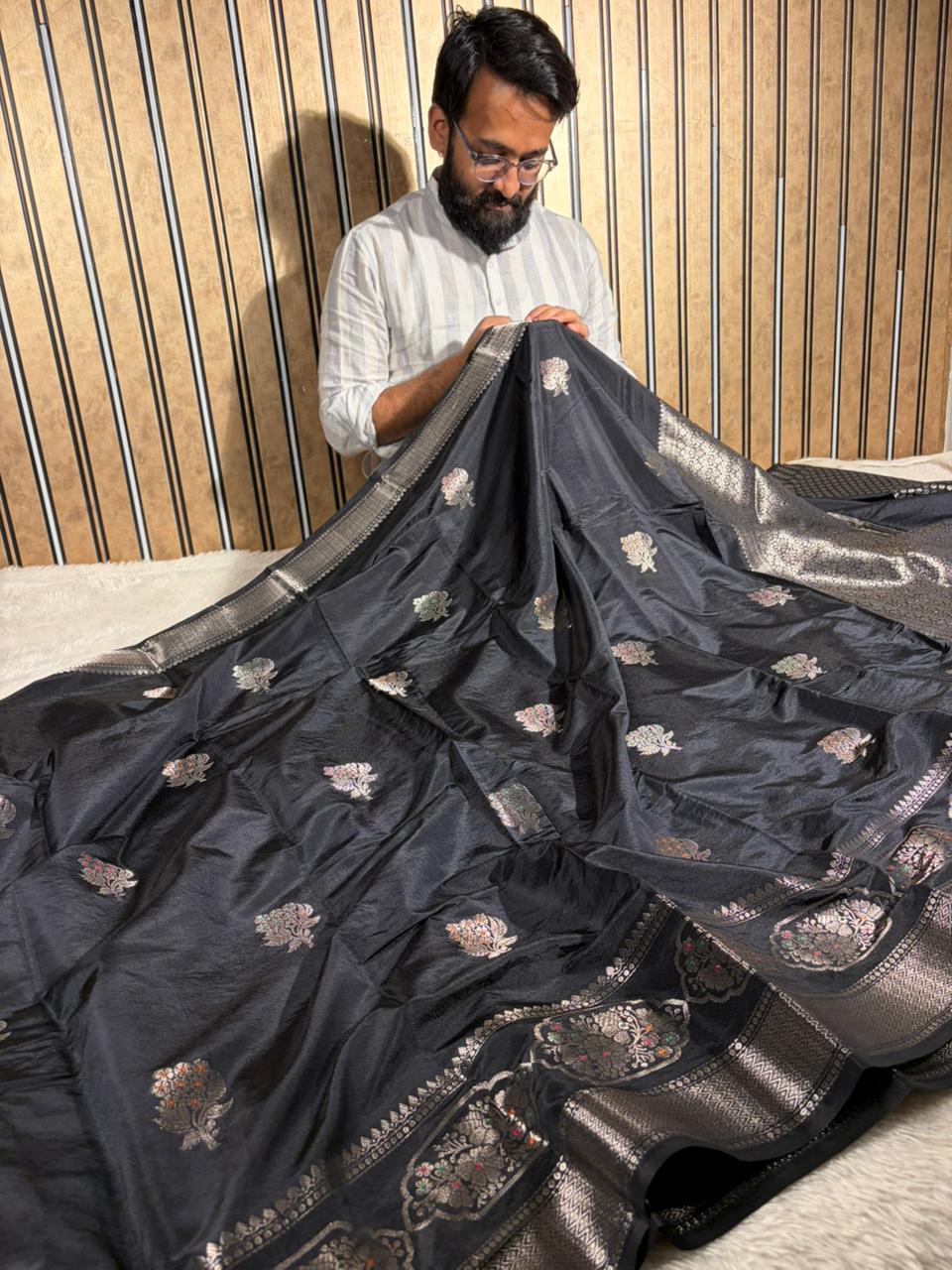 Jet Black Colour premium Chinia silk Banarasi saree - Image 3