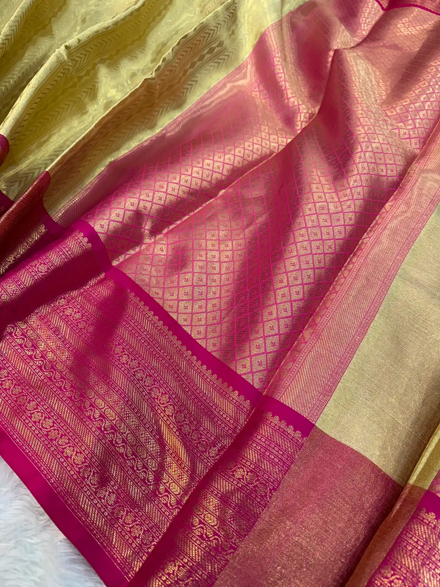 Light Ivory Gold Kanjivaram Brocade Tissue Silk Banarasi Saree - Image 3