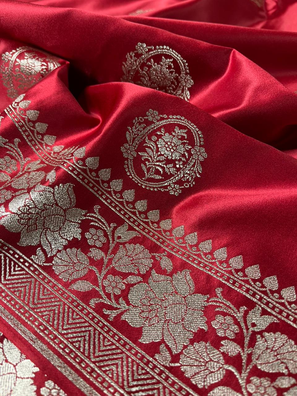 Light Maroon Mashru Katan Silk Eccentric Buta Banarasi Saree - Image 3