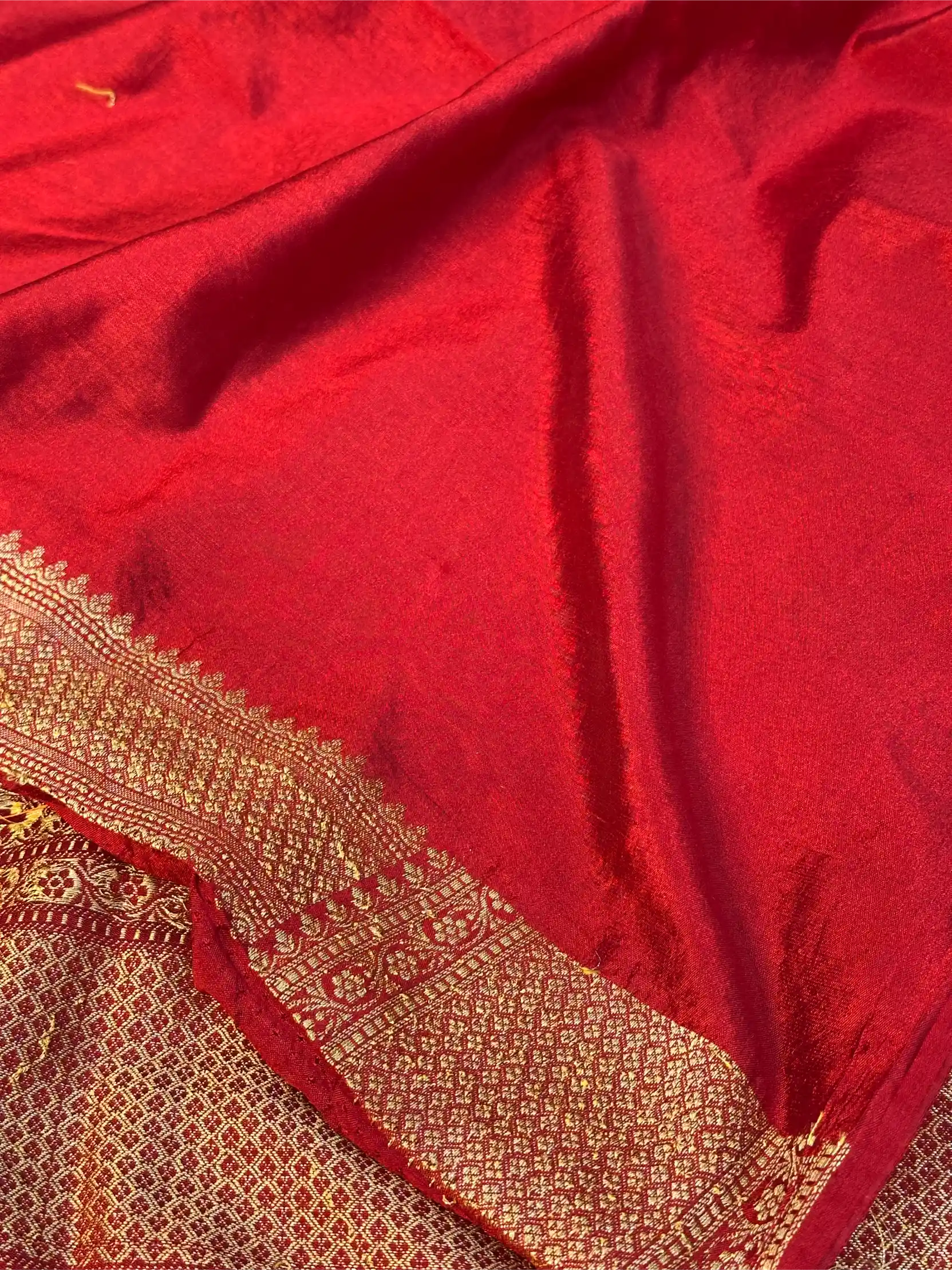 Light Maroon Warm Silk Floral Meenakari Banarasi Saree - Image 4