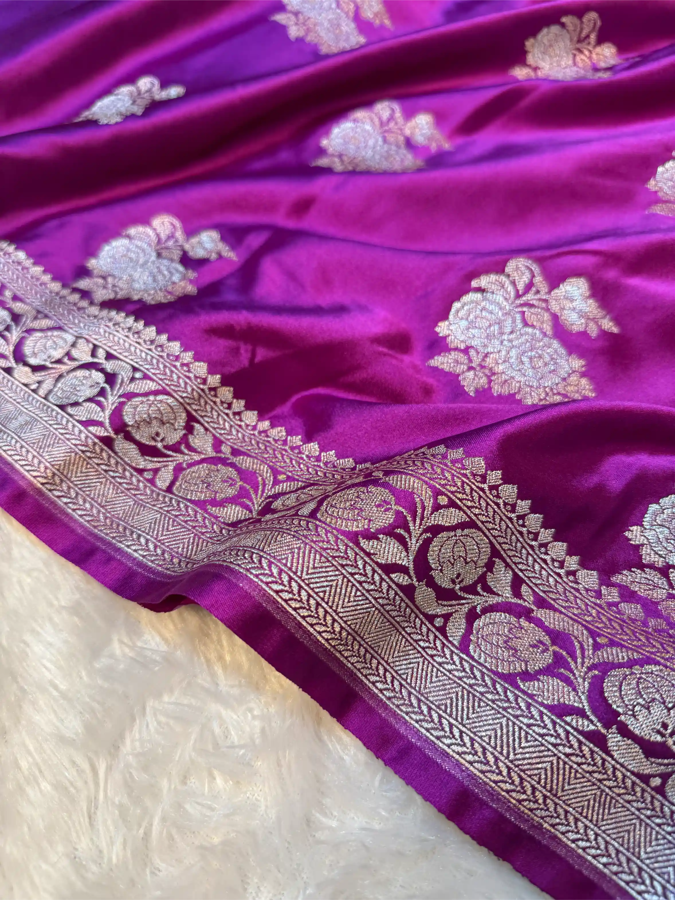 Light Purple Mashru Katan Silk Eccentric Banarasi Saree - Image 2