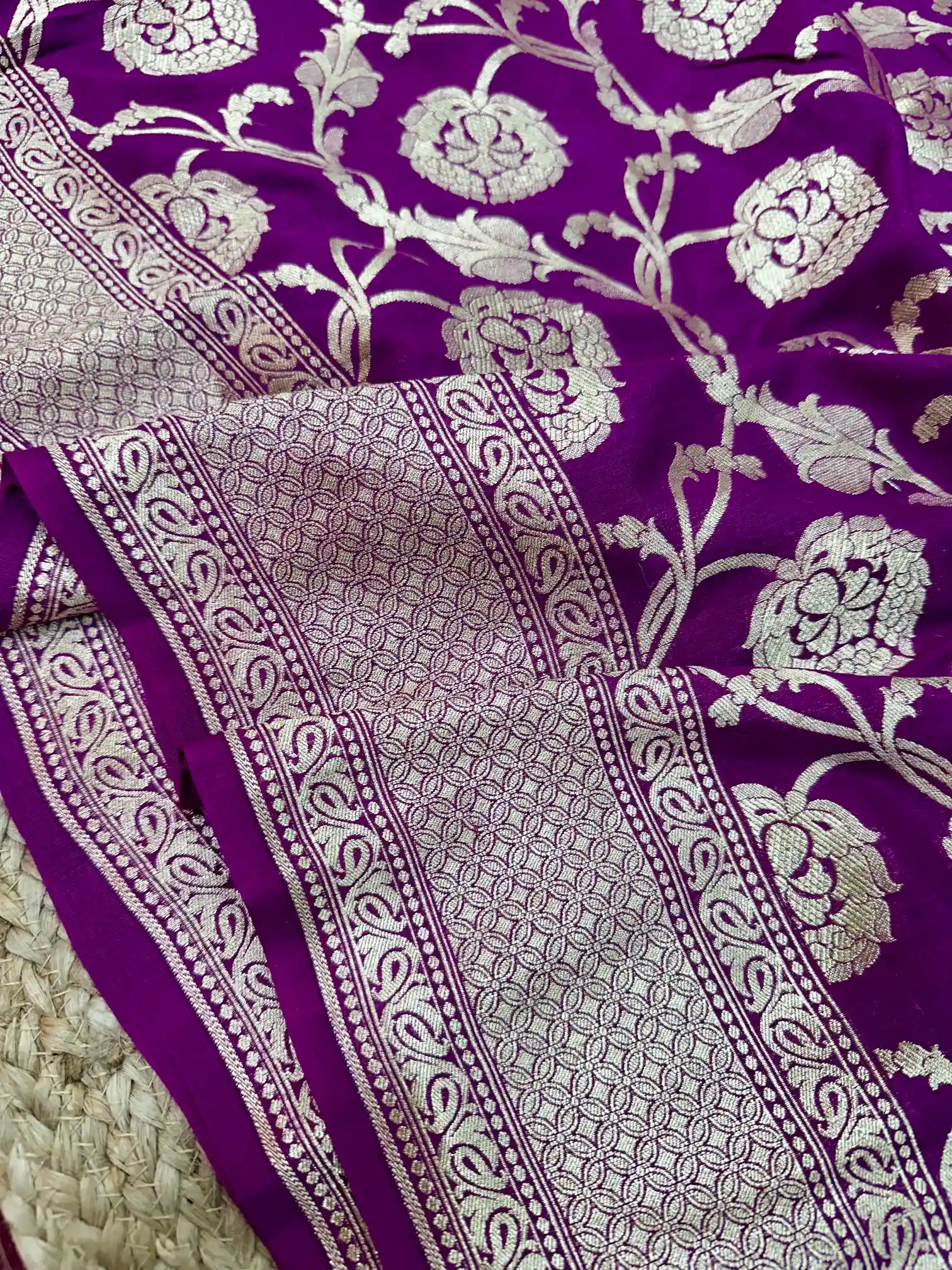 Light Violet Munga Silk Banarasi Floral Saree - Image 3