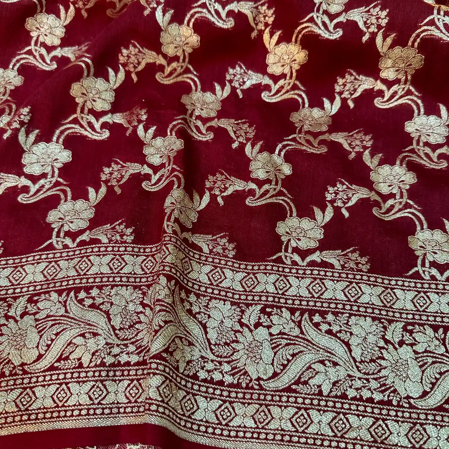 Maroon Jaal Weave Munga Silk Banarasi Saree - Image 3