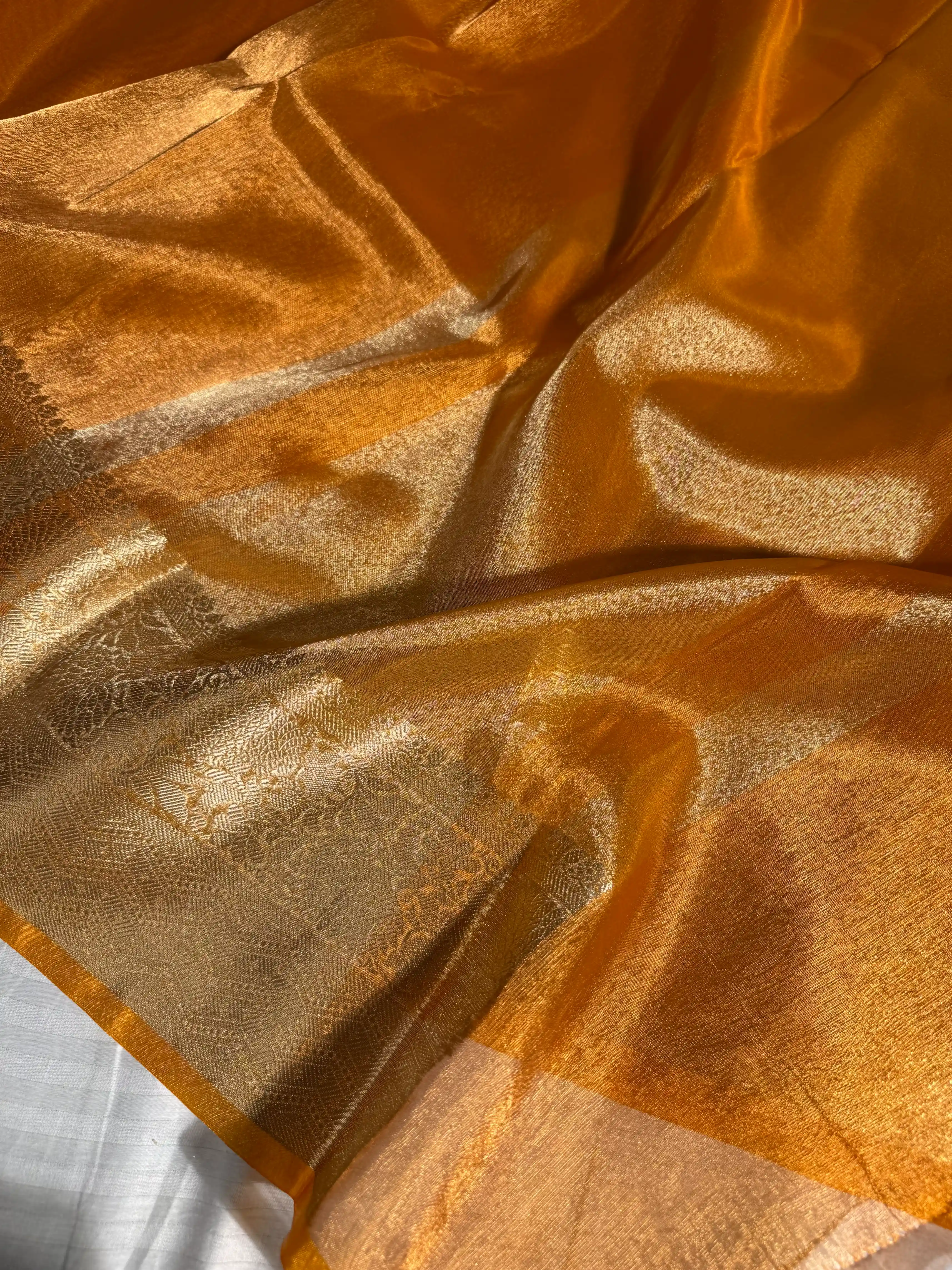 Metallic Orange Tissue Silk Traditional Border Weave Banarasi Saree - Image 4