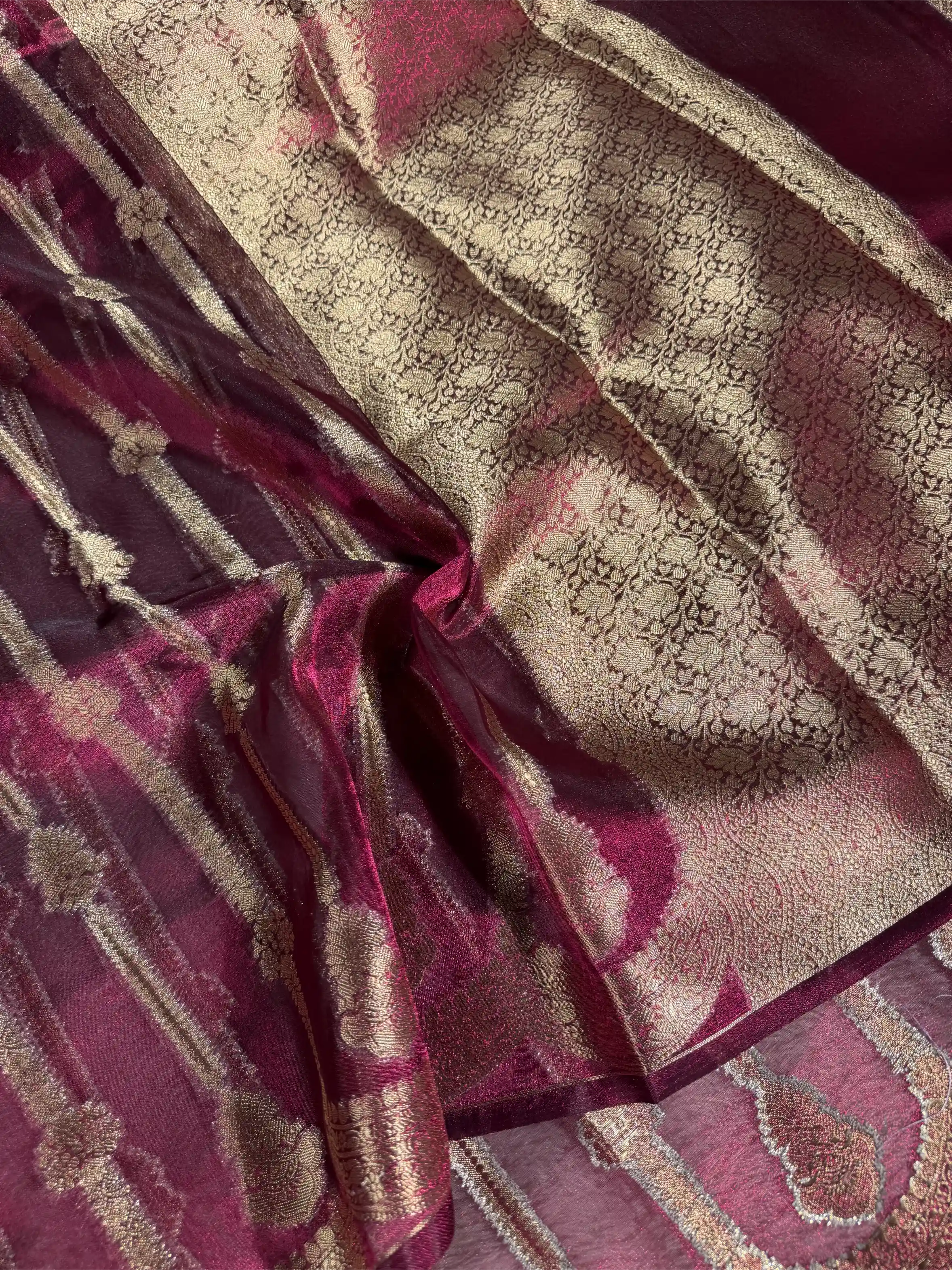 Metallic Rani Pink Kora Tissue Silk Contemporary Weave Banarasi Saree - Image 2
