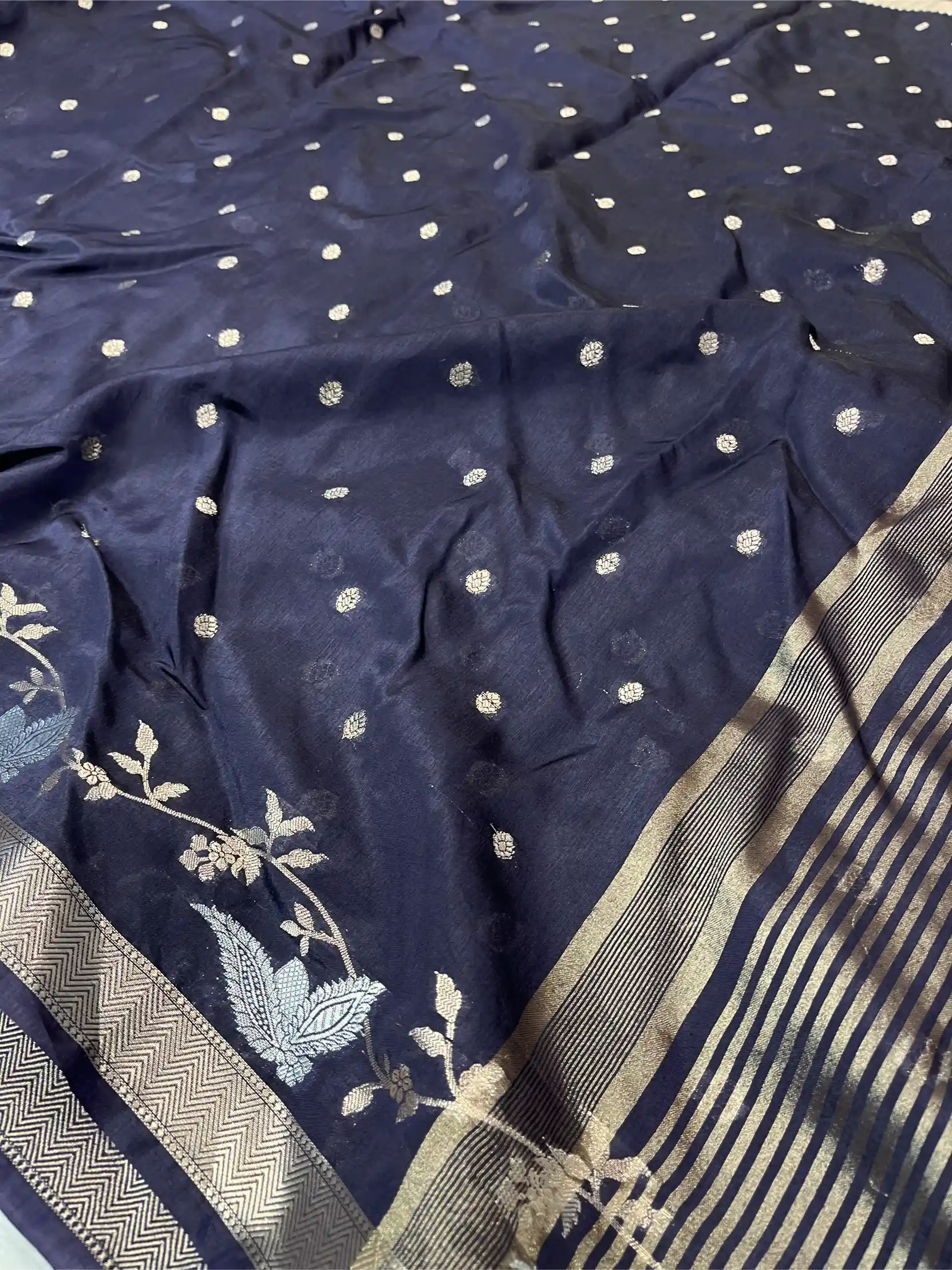 Navy Blue Warm Silk Contemporary Weave Banarasi Saree - Image 3