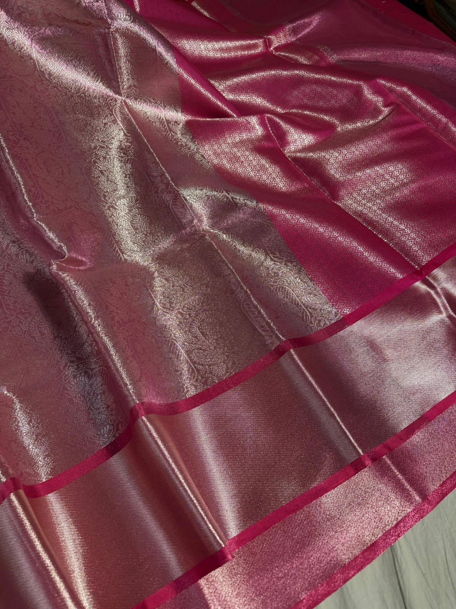 Metallic Pink Tissue Silk Traditional Banarasi Saree - Image 2