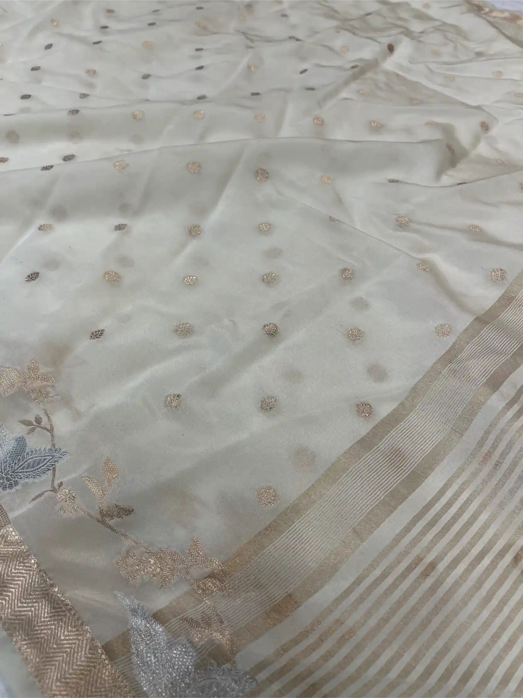 Off-White Warm Silk Contemporary Weave Banarasi Saree