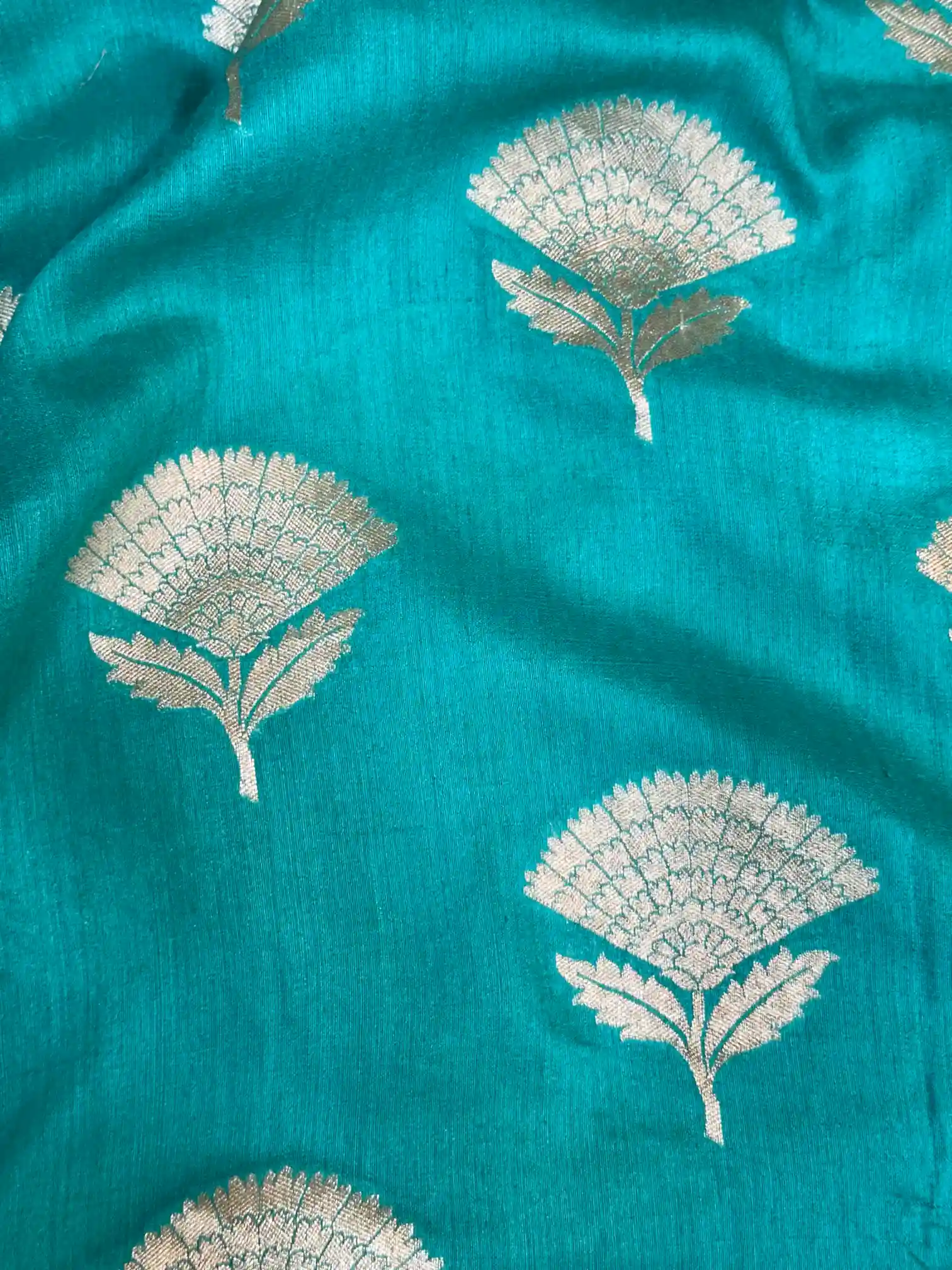 Pastel Green Buta Motifs Munga Silk Saree - Image 3