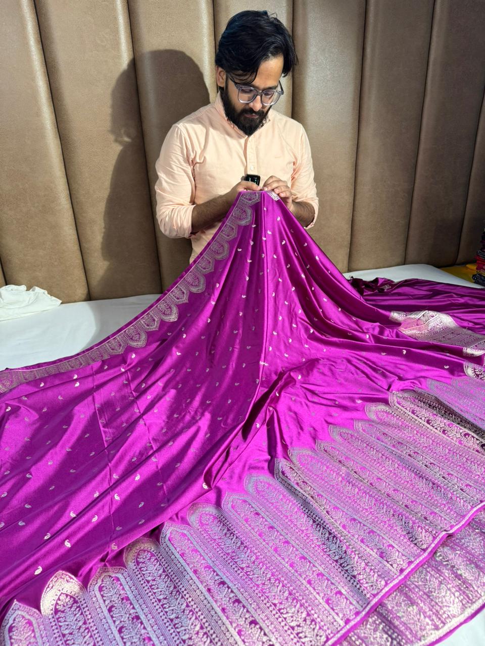 Purple Banarasi Mashru Katan Silk saree with rich pallu and makbara unique border - Image 3