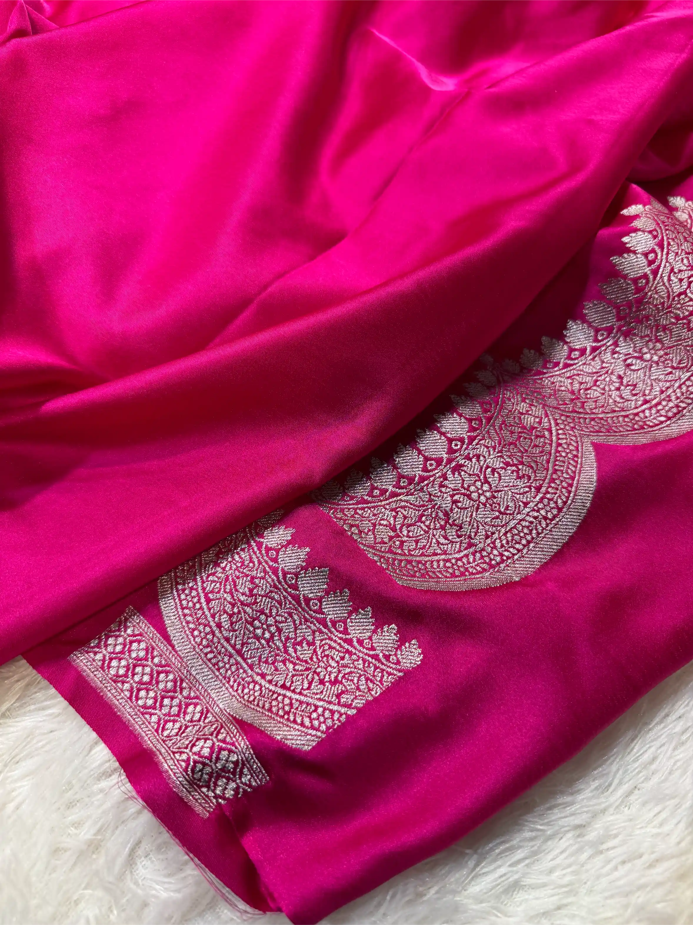 Rani Pink Mashru Katan Silk Contemporary Weave Banarasi Saree - Image 5
