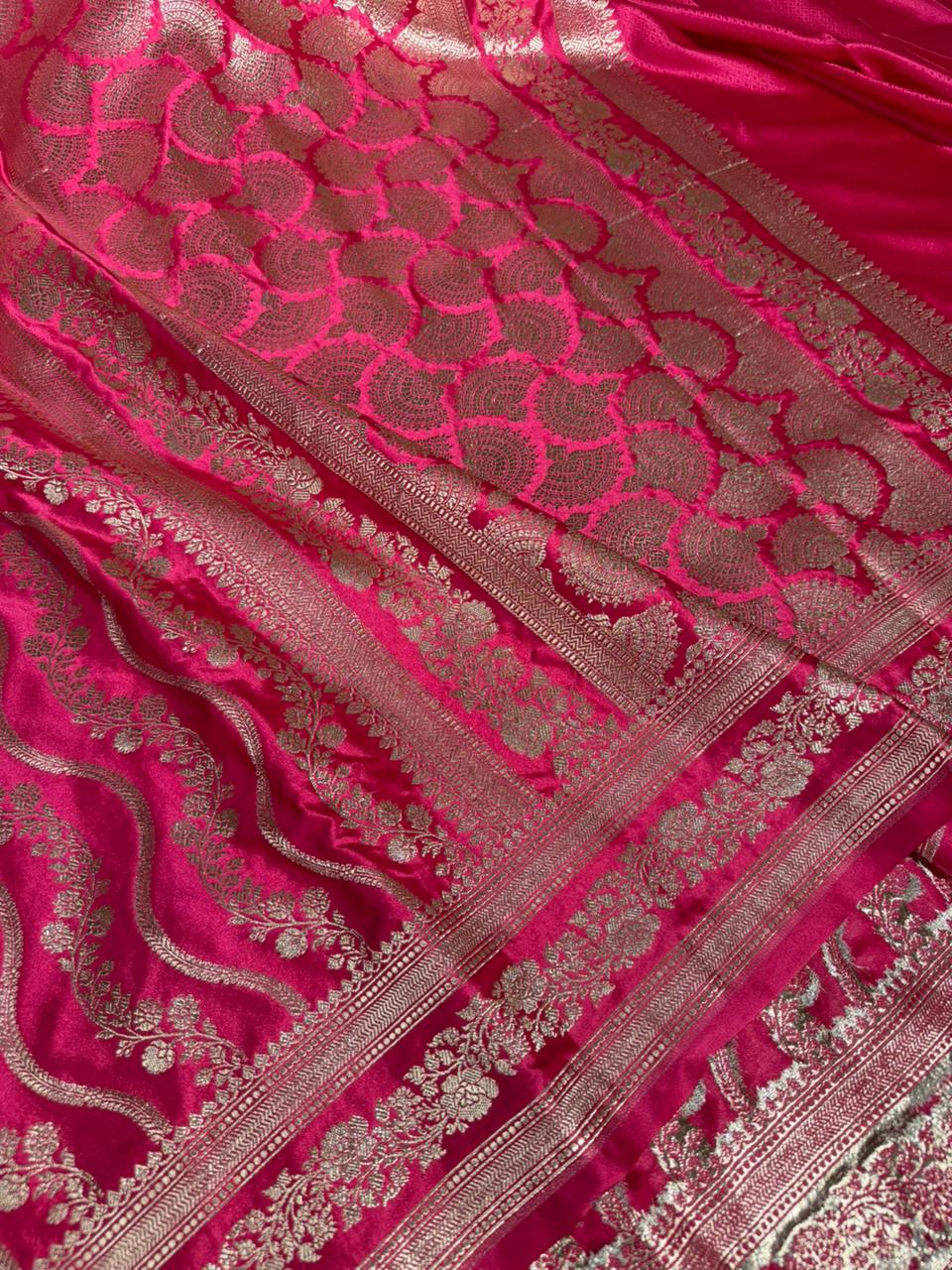Rani Pink Mashru Katan Silk Leheriya Weave Banarasi Saree - Image 2