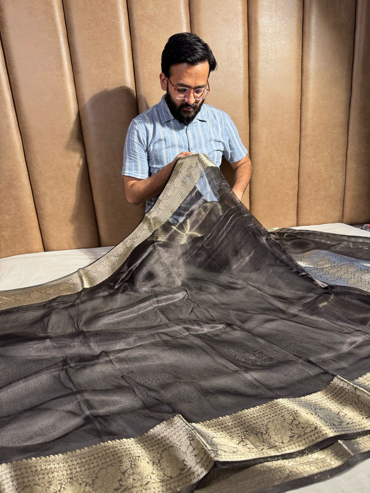 Rare Black Shade Pure Tissue Silk Saree 100% Reshmi Zari - Image 3