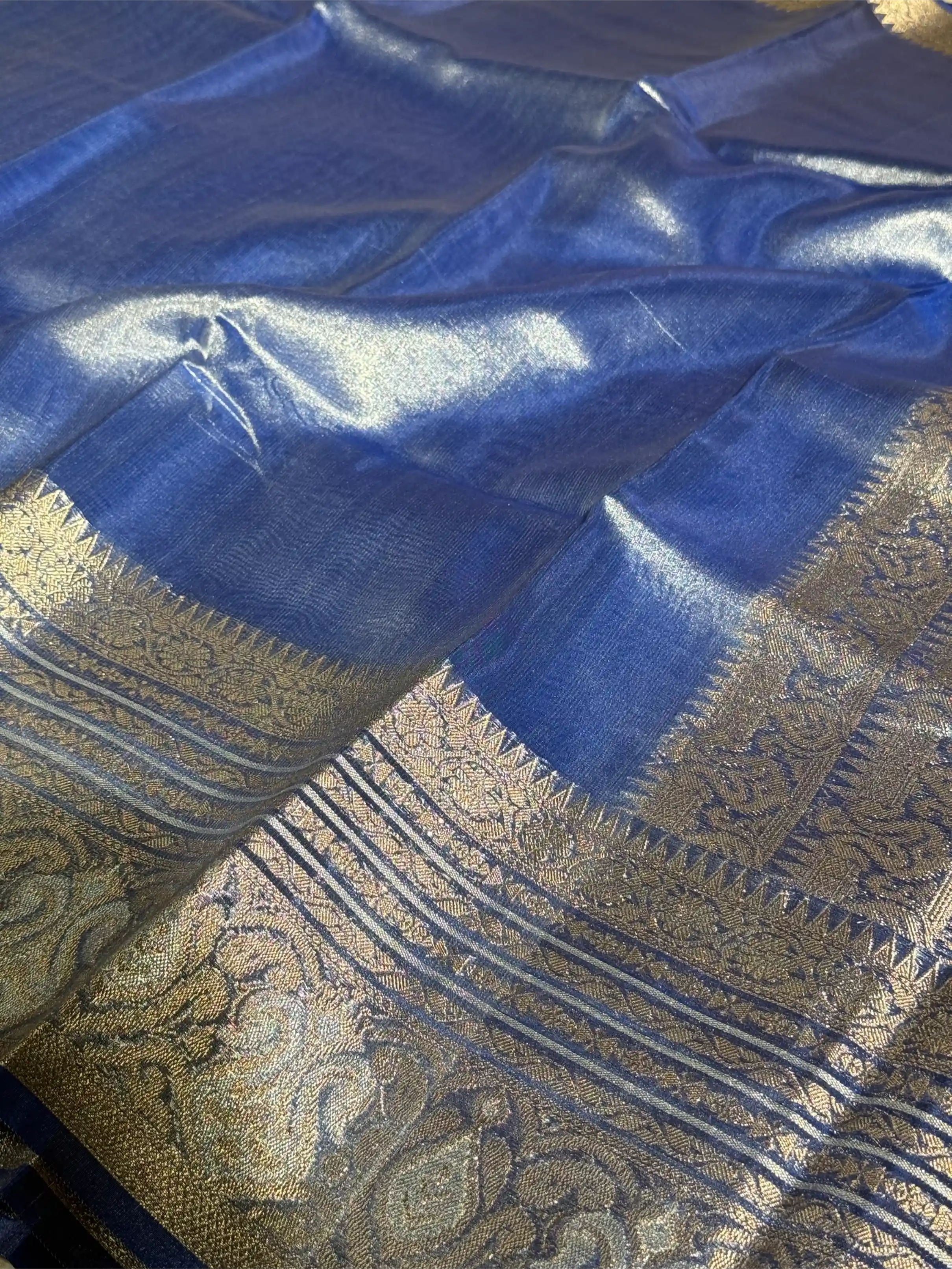 Subtle Metallic Blue Glass Tissue Silk Banarasi Saree - Image 3